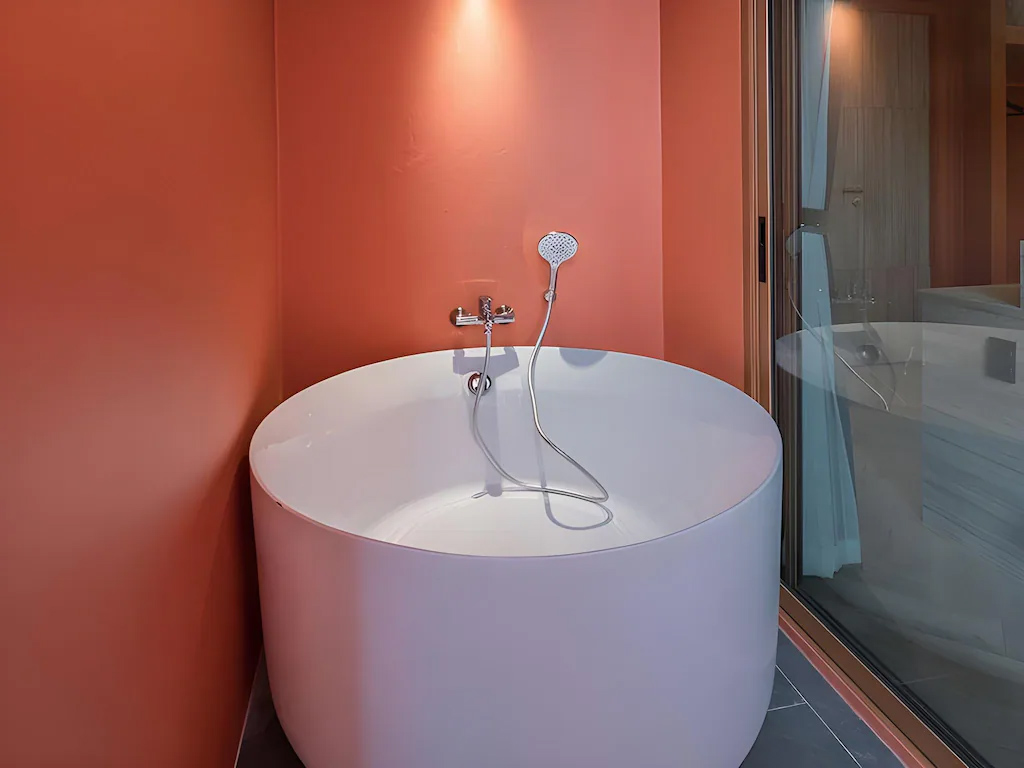 CHIMPANZEE POD BATH POD
