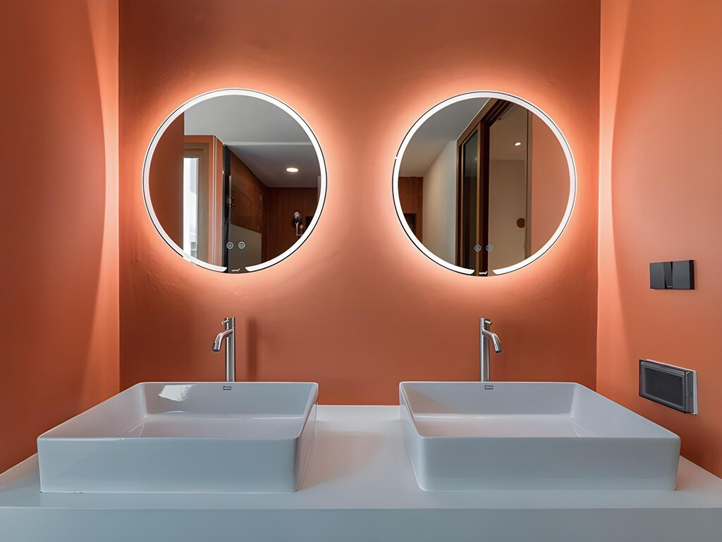 CHIMPANZEE BATH POD SUITE SEAVIEW