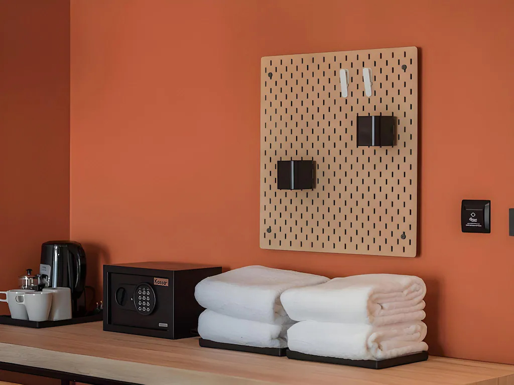ORANGUTAN BATH POD SUITE
